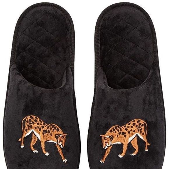 INC Placed Tiger Microvelour‎ Slippers Black NWT - Picture 2 of 4